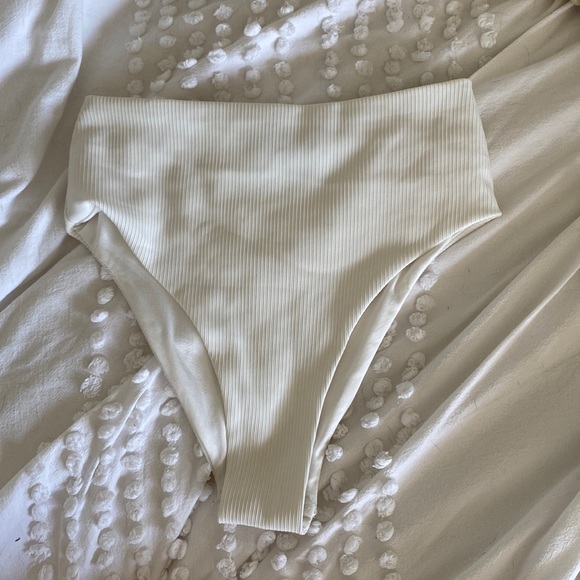 Princess Polly High Waisted Bikini - Picture 2 of 5